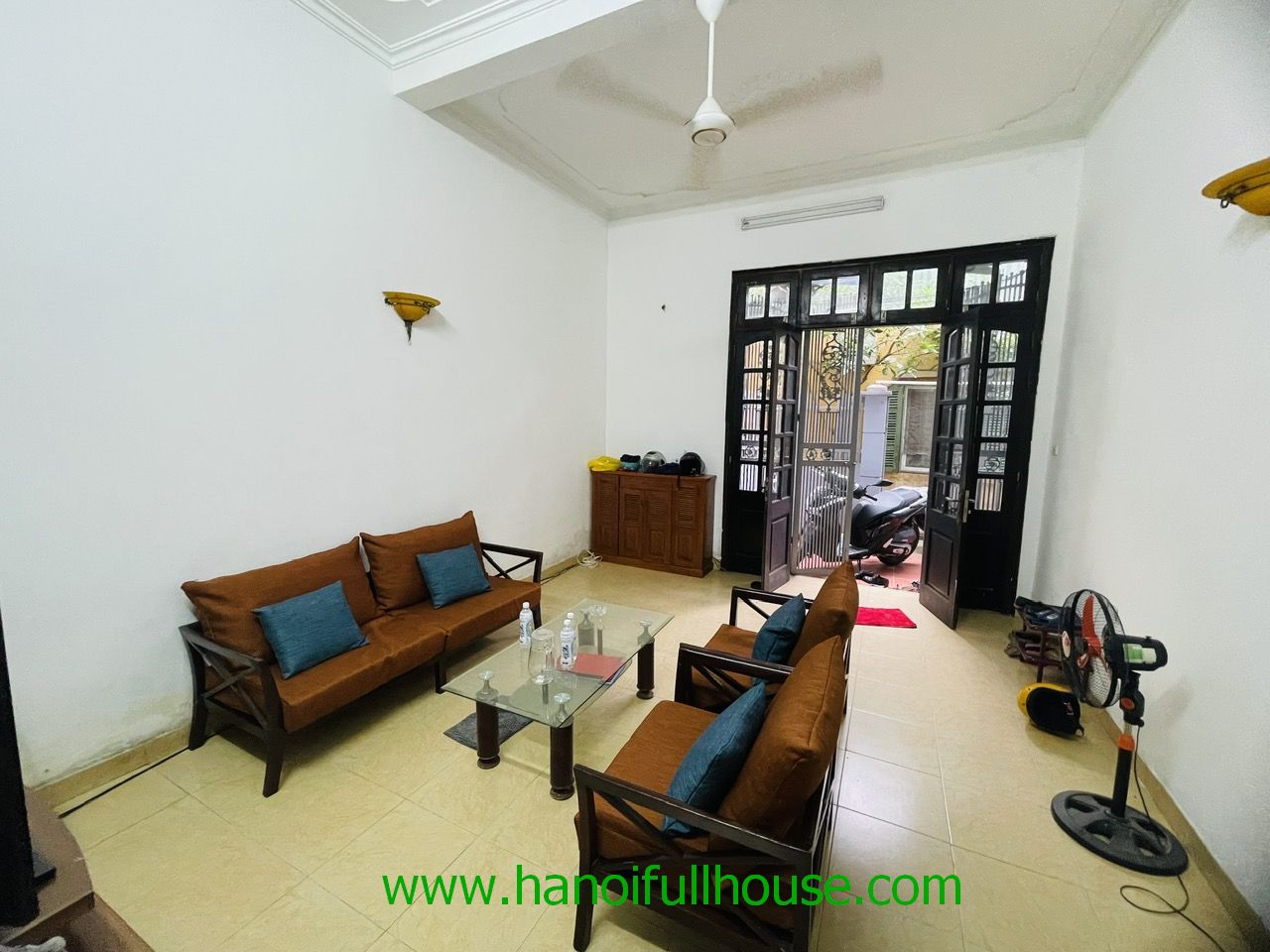 A nice cheap house with 3 bedroom for rent in Tay Ho, HN